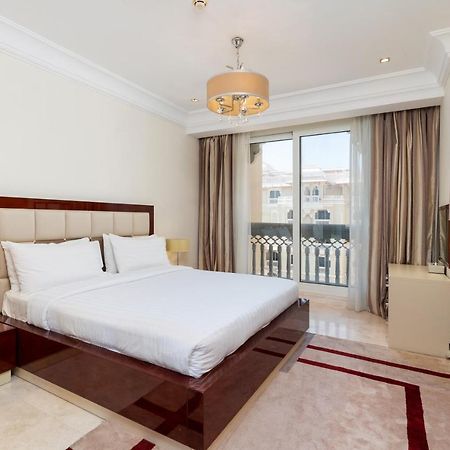 Royal Club By Rvhr, Grandeur Residence Crescent Palm Jumeirah دبي المظهر الخارجي الصورة