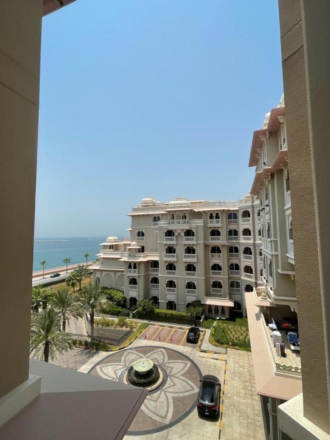 Royal Club By Rvhr, Grandeur Residence Crescent Palm Jumeirah دبي المظهر الخارجي الصورة