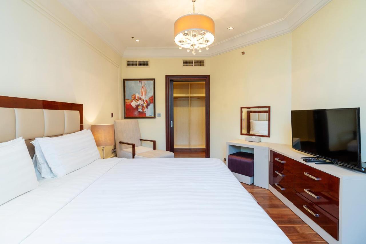 Royal Club By Rvhr, Grandeur Residence Crescent Palm Jumeirah دبي المظهر الخارجي الصورة