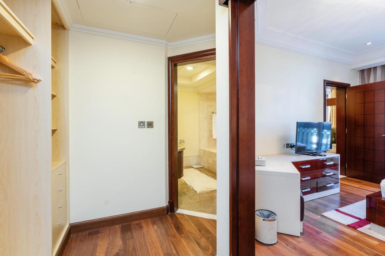 Royal Club By Rvhr, Grandeur Residence Crescent Palm Jumeirah دبي المظهر الخارجي الصورة