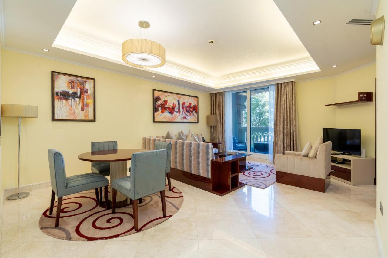 Royal Club By Rvhr, Grandeur Residence Crescent Palm Jumeirah دبي المظهر الخارجي الصورة