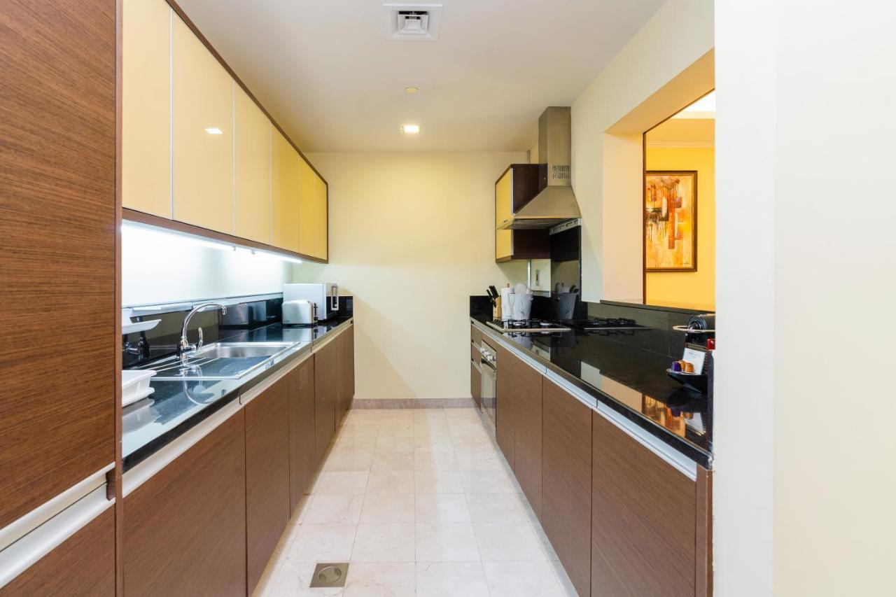Royal Club By Rvhr, Grandeur Residence Crescent Palm Jumeirah دبي المظهر الخارجي الصورة