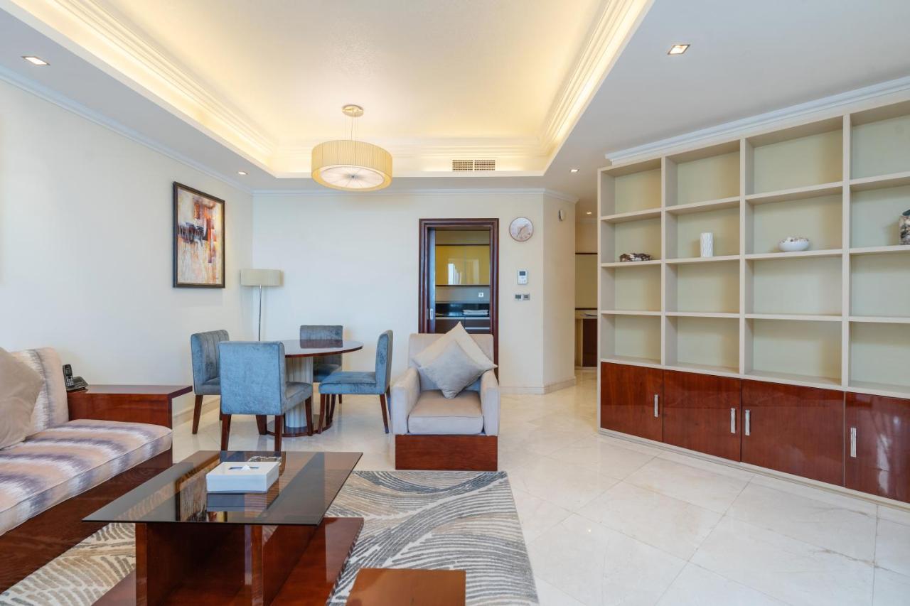 Royal Club By Rvhr, Grandeur Residence Crescent Palm Jumeirah دبي المظهر الخارجي الصورة