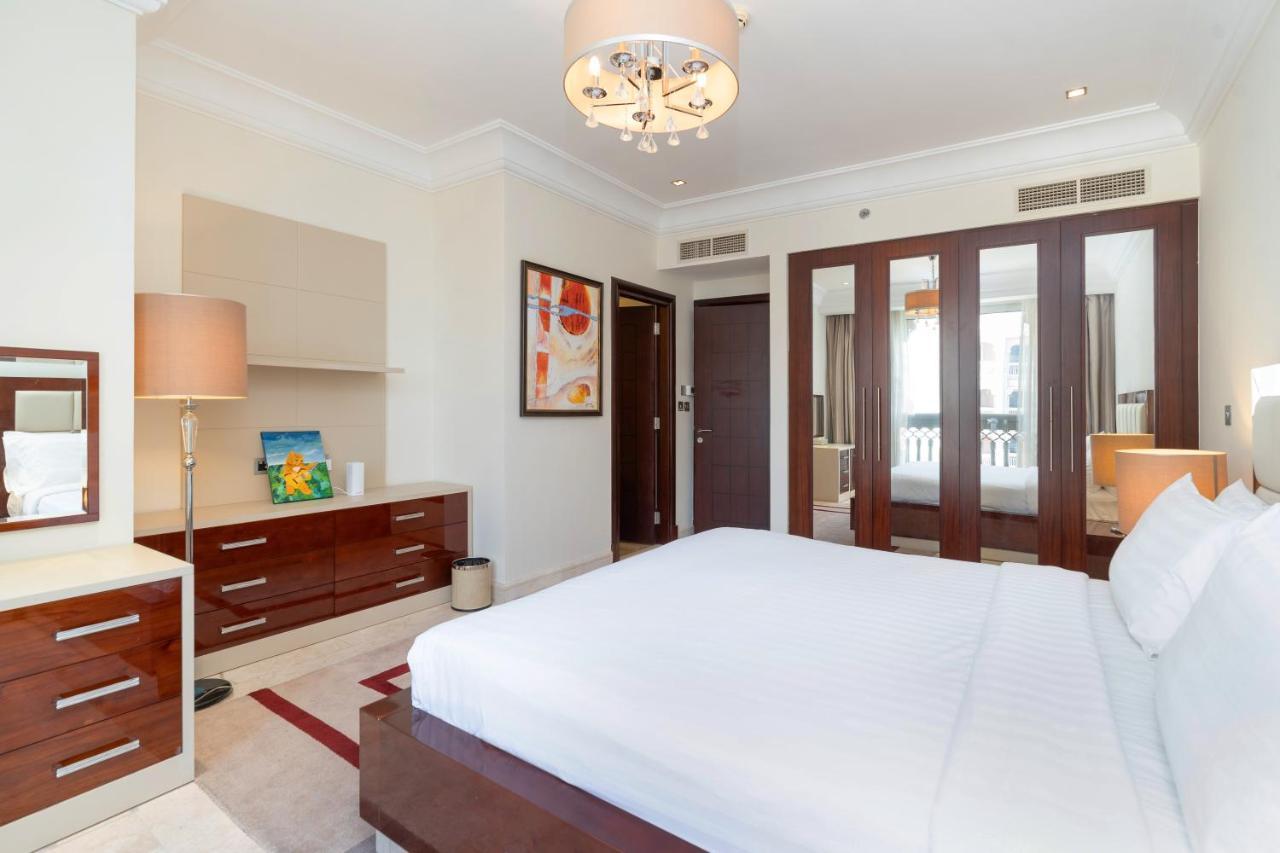 Royal Club By Rvhr, Grandeur Residence Crescent Palm Jumeirah دبي المظهر الخارجي الصورة