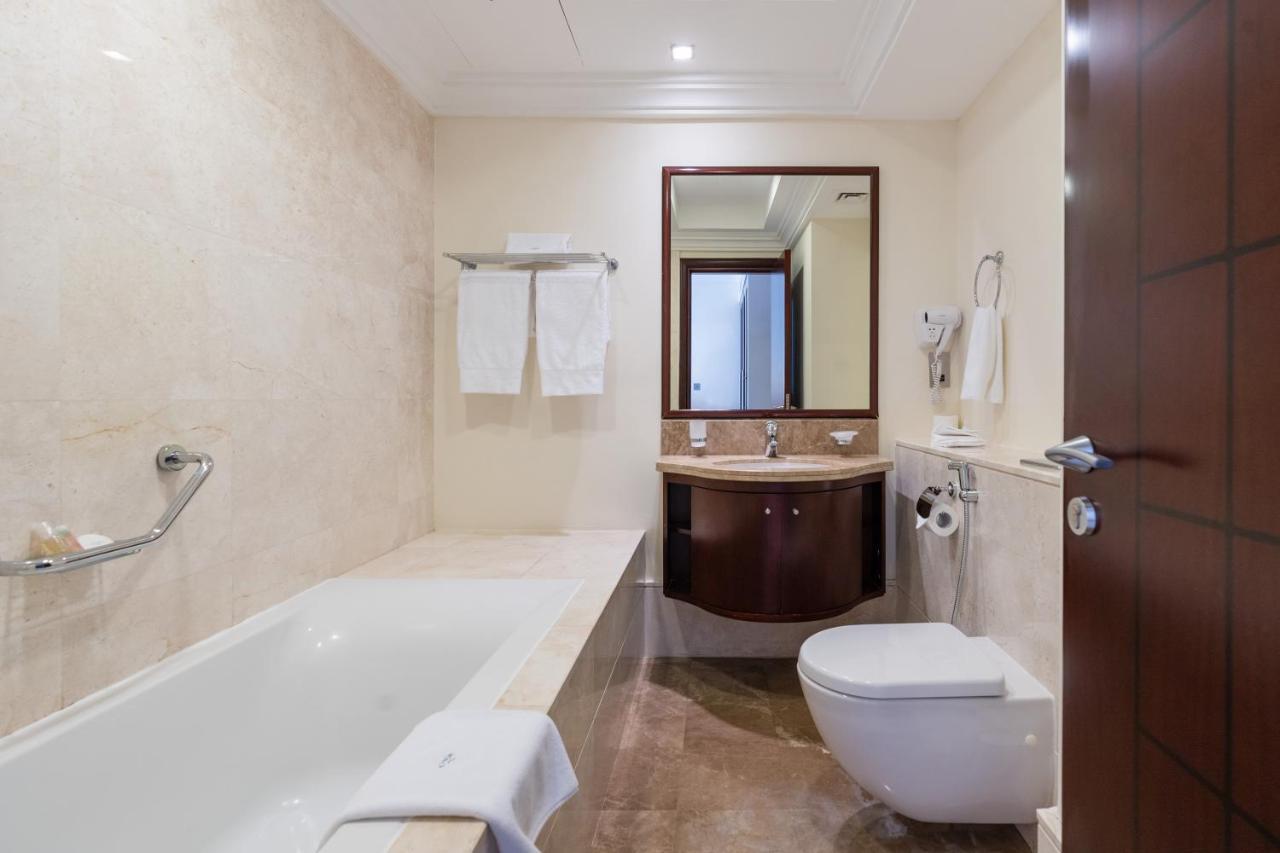 Royal Club By Rvhr, Grandeur Residence Crescent Palm Jumeirah دبي المظهر الخارجي الصورة