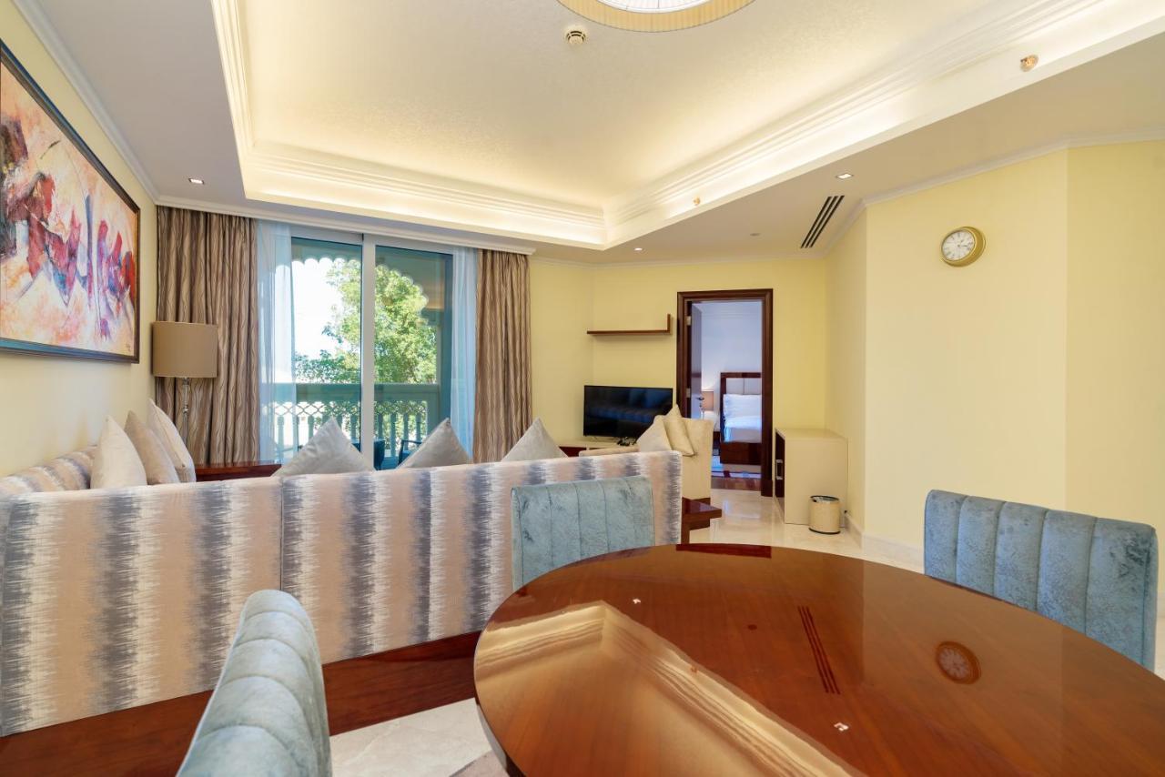 Royal Club By Rvhr, Grandeur Residence Crescent Palm Jumeirah دبي المظهر الخارجي الصورة