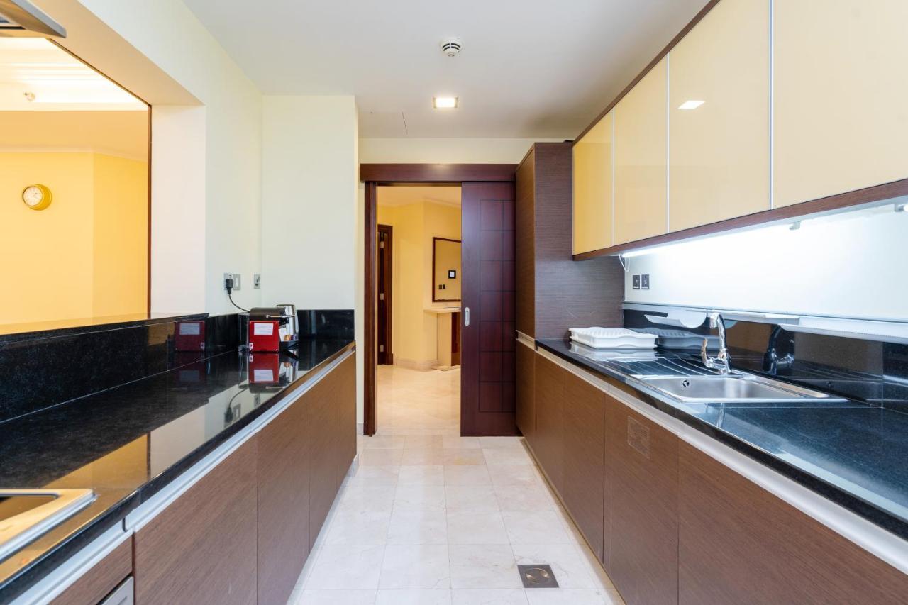 Royal Club By Rvhr, Grandeur Residence Crescent Palm Jumeirah دبي المظهر الخارجي الصورة