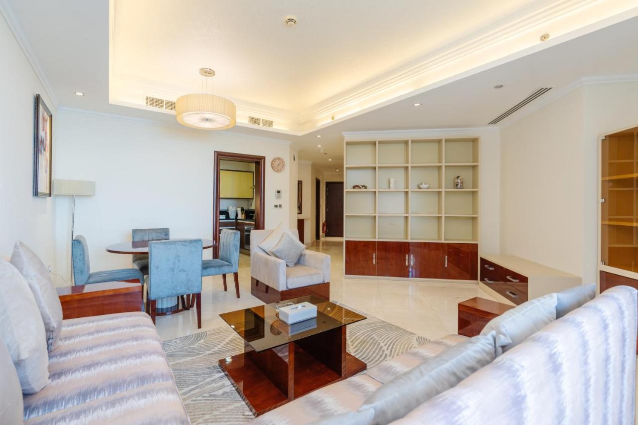 Royal Club By Rvhr, Grandeur Residence Crescent Palm Jumeirah دبي المظهر الخارجي الصورة