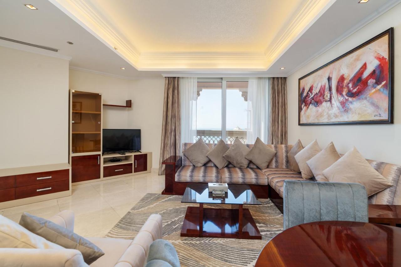 Royal Club By Rvhr, Grandeur Residence Crescent Palm Jumeirah دبي المظهر الخارجي الصورة