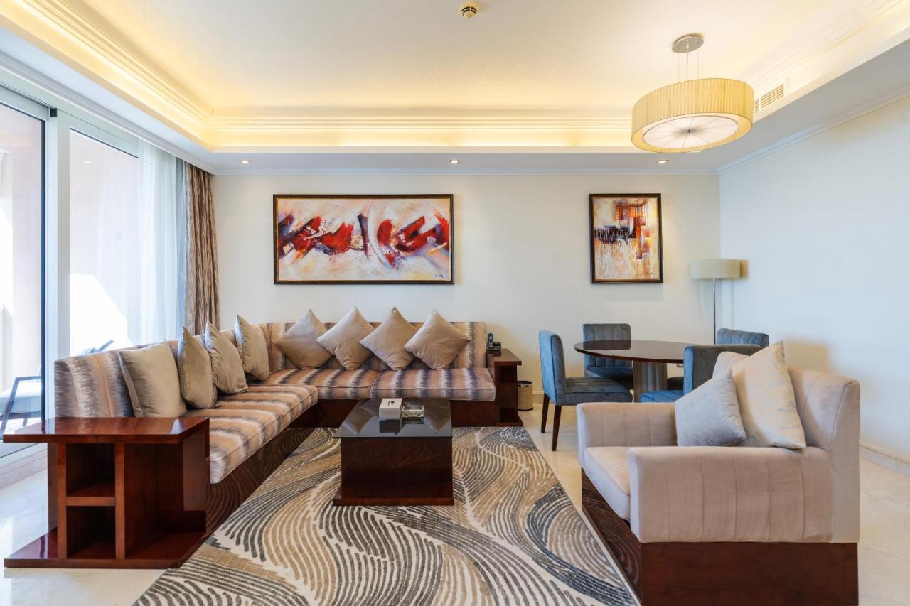 Royal Club By Rvhr, Grandeur Residence Crescent Palm Jumeirah دبي المظهر الخارجي الصورة