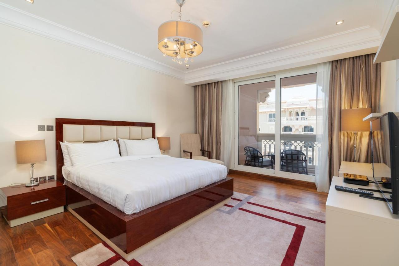 Royal Club By Rvhr, Grandeur Residence Crescent Palm Jumeirah دبي المظهر الخارجي الصورة